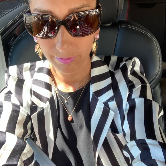 BOOKMARK MY CLOSET (BUY OR TRADE) - Picture 10 of 12